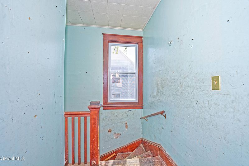 3rd image of 46 112th Street