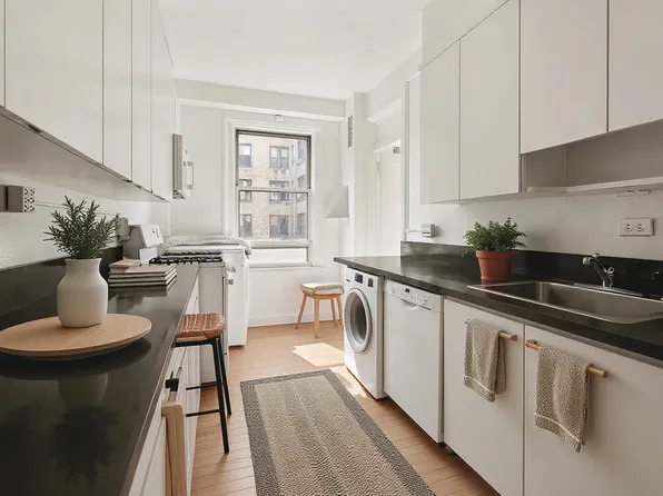 103 East 84th Street image 7 of 16