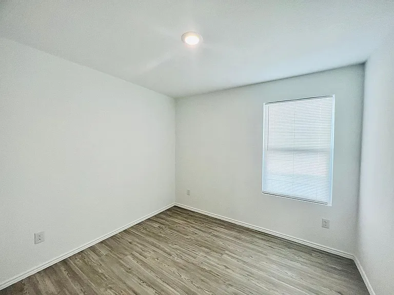 2906 Millikan Dr — Photo 19