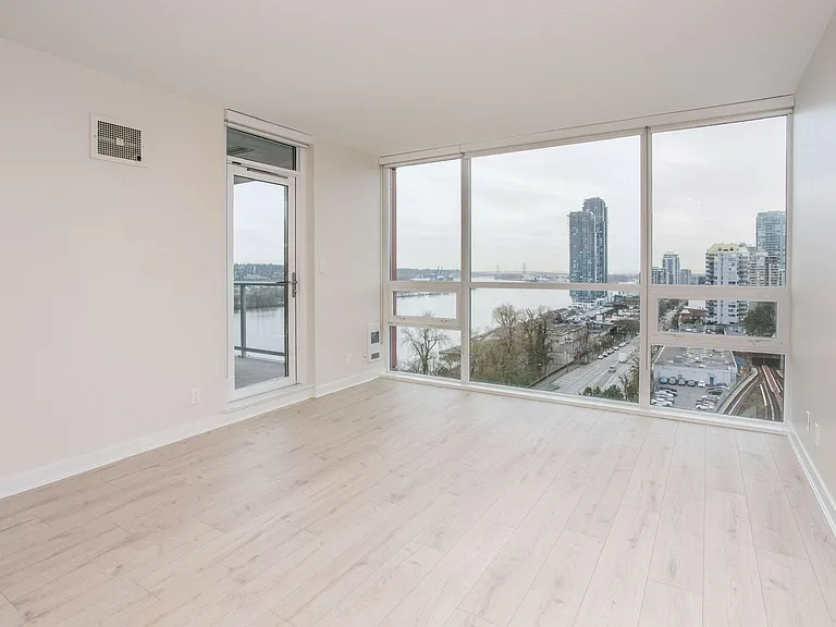 125 Columbia St #1205 — Photo 3