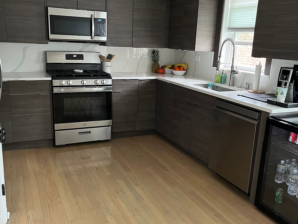 1st image of 3835 W Albion Ave #2