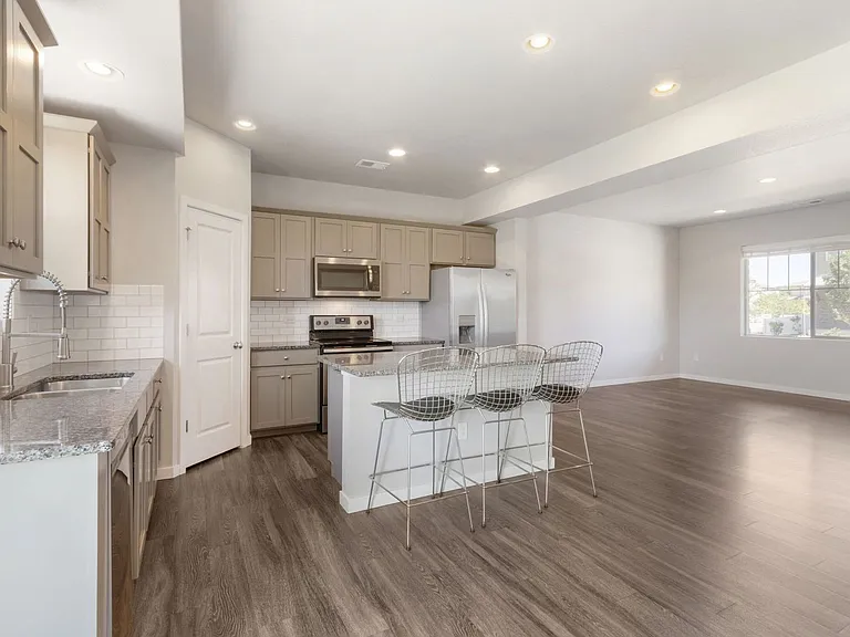 2139 Saison St — Photo 8