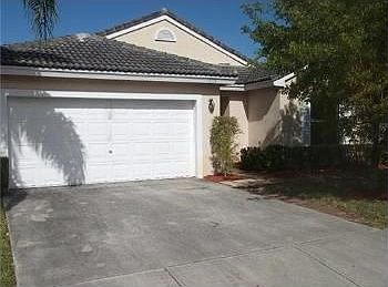 1st image of 16551 NW 1st St