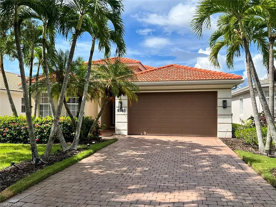 5583 Lago Villaggio Way