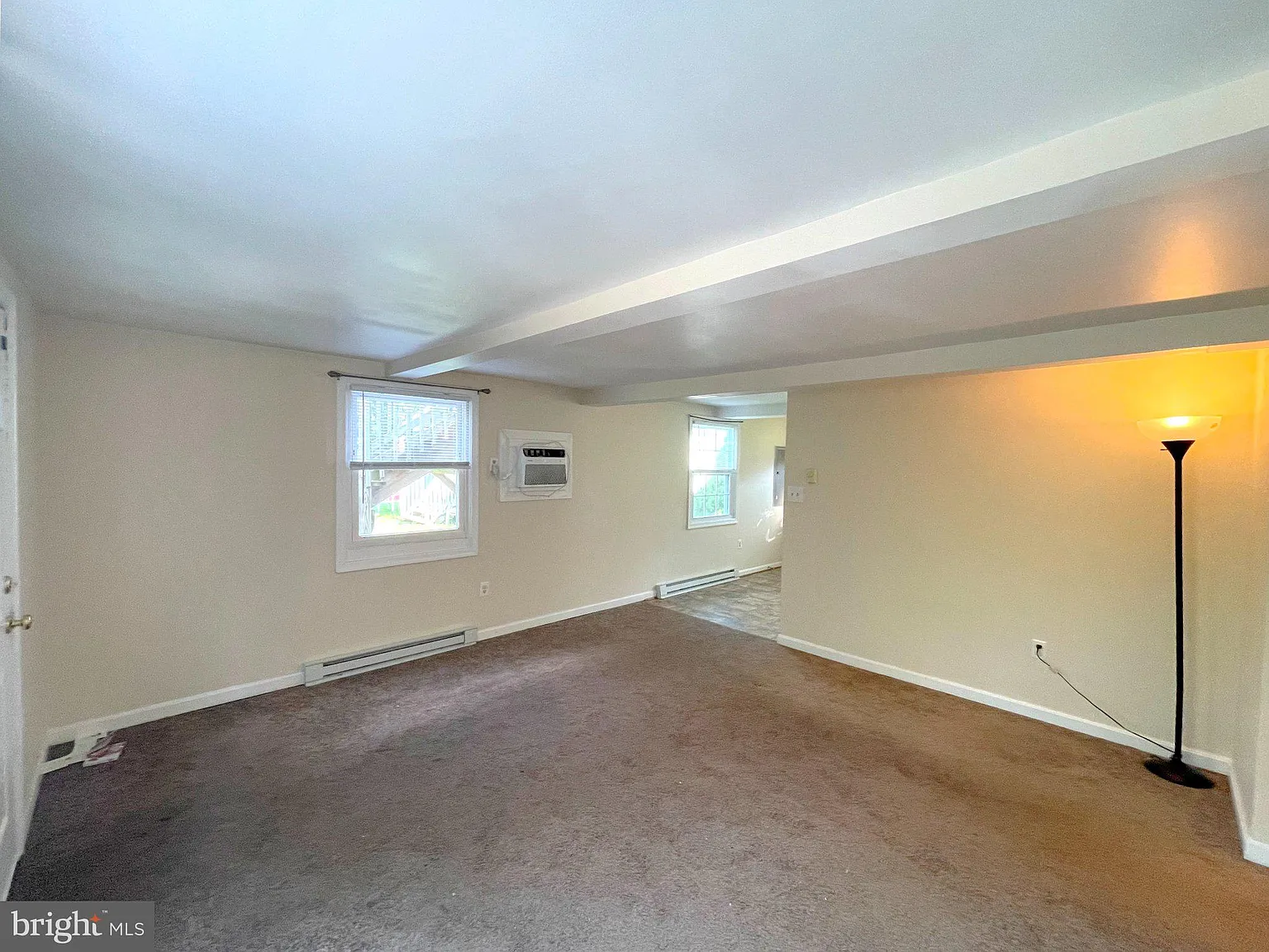 2 bed, 1.0 bath, 985 sqft, $1,350 — Photo 4