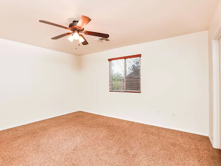 5082 E Kittentails Dr — Photo 9