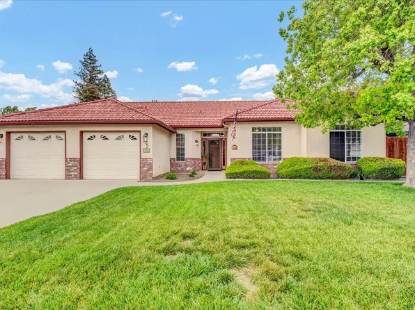 2262 W Orange Avenue, Porterville, CA 93257