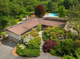 53 Stonehedge Rd, Lincoln, MA 01773