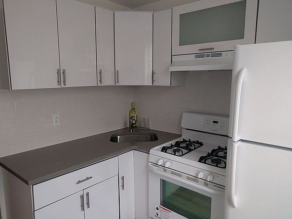 3rd image of 5022 40th St