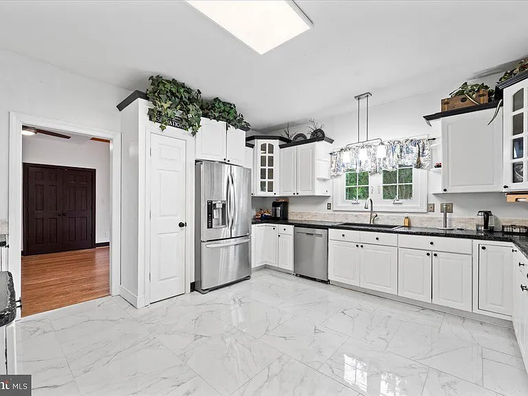 7403 Barrister Ct — Photo 3