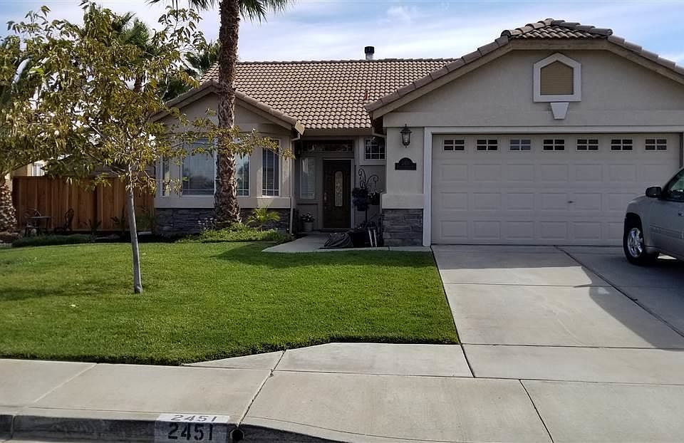 Large corner lot