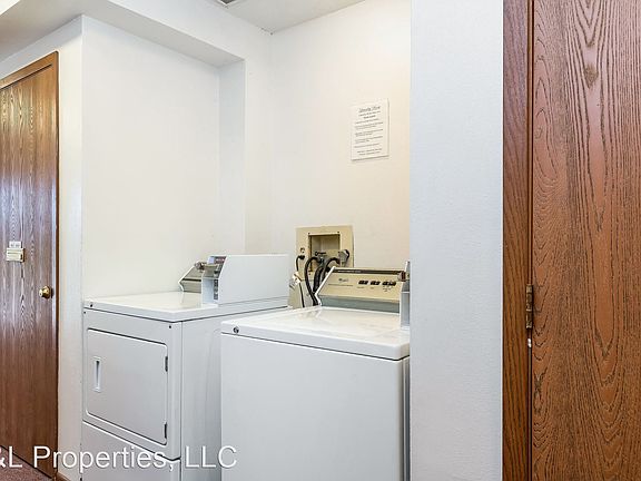 3rd image of 1216 S G Ave #118