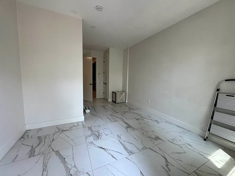 46 Starr St #1L — Photo 8