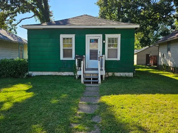 1013 12th St NE, Cedar Rapids, IA 52402