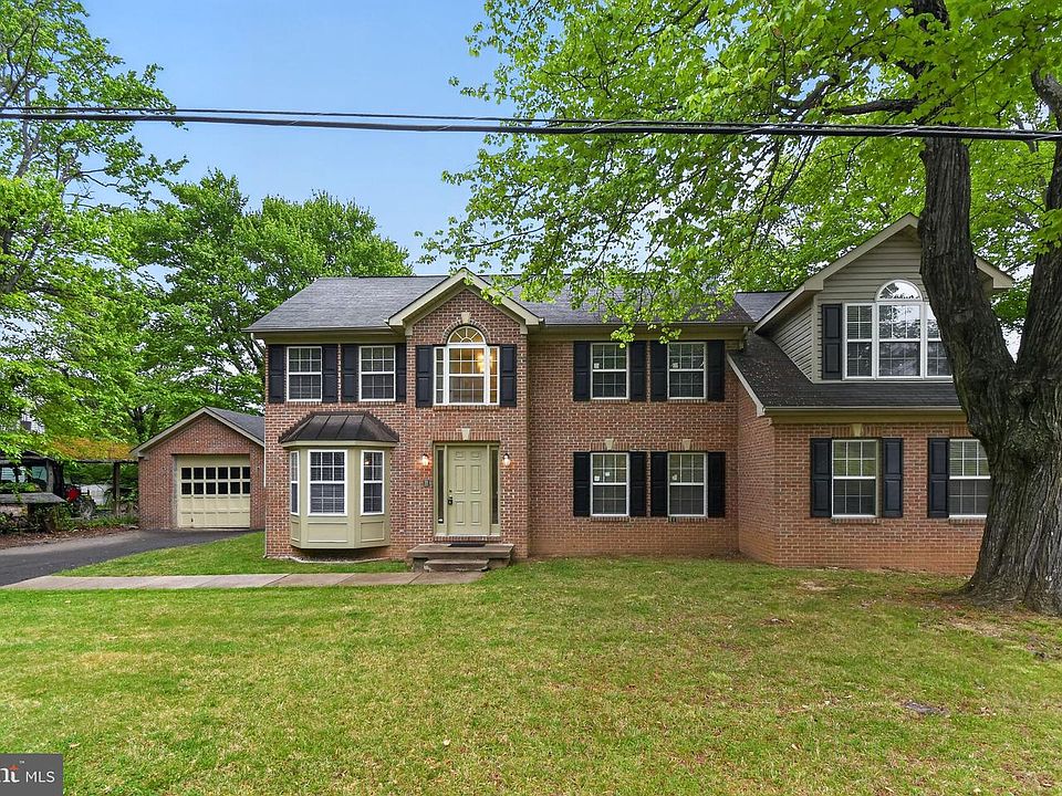 1st image of 7704 Kitteredge Dr