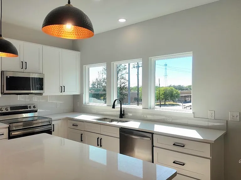309 N Pace Blvd #B — Photo 10