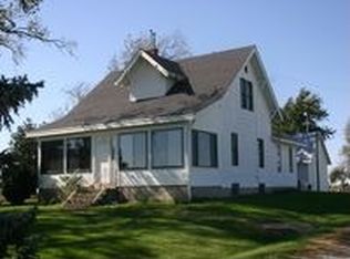 2223 Hazelnut Rd, Hiawatha, KS 66434