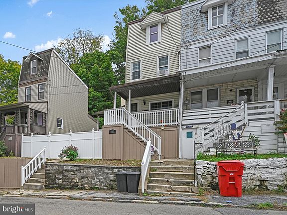 3rd image of 617 Pierce St