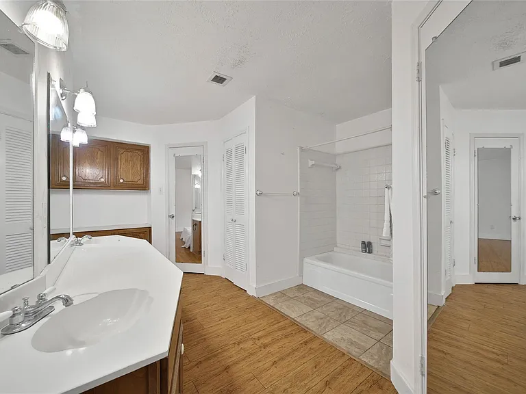 626 Park Knoll Ln — Photo 14