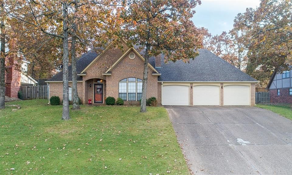 1st image of 809 Fir Dr