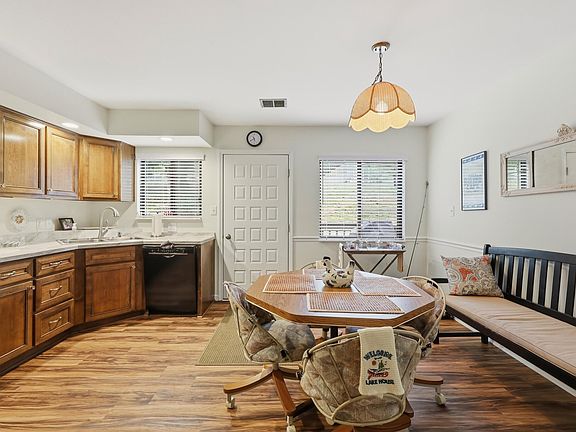 5th image of 1011 Hancock Cir #7