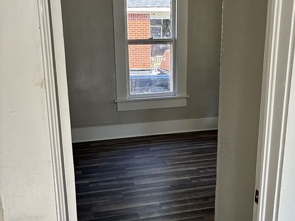 3rd image of 2529 Dupont St