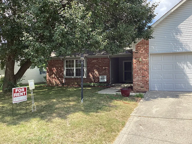 12120 Madrone Dr — Photo 2