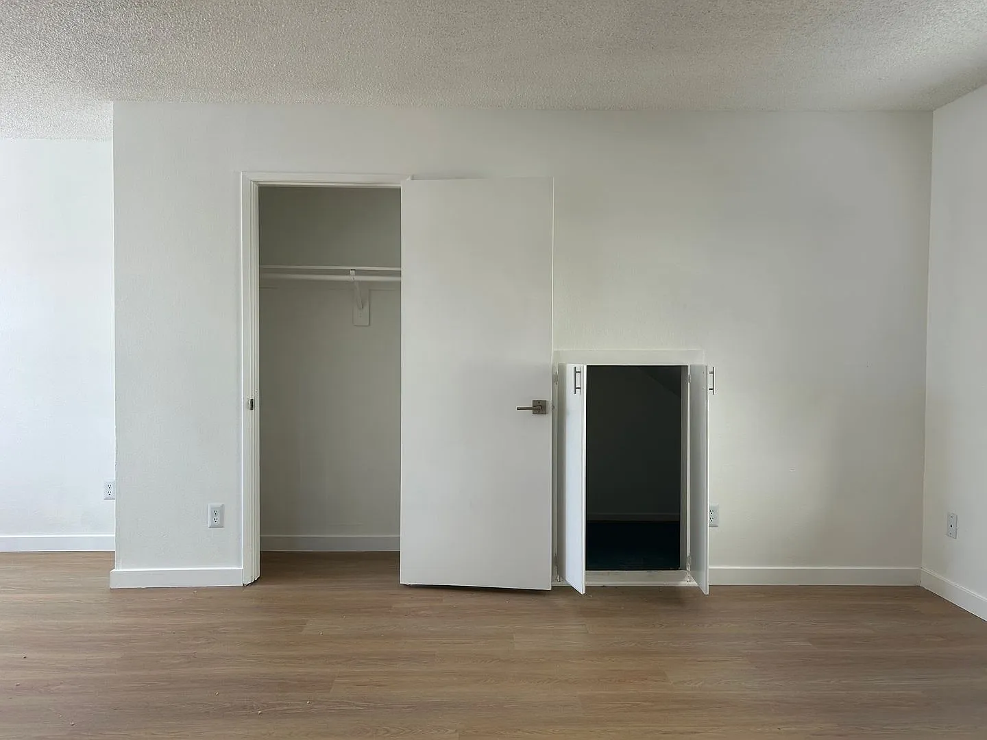 12338 — Photo 2