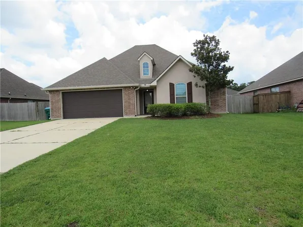 415 Scotch Pine Dr, Ponchatoula, LA 70454