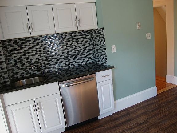 3rd image of 29 Dysart St #0