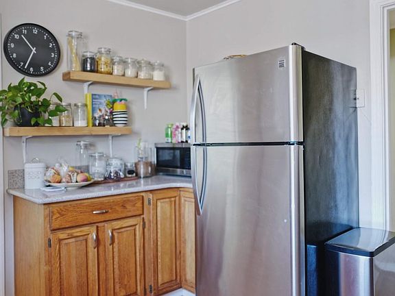 5th image of 304 Almaden Way