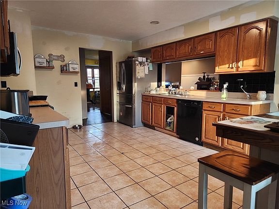 2nd image of 10262 Pratt Ln