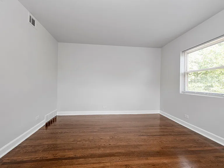 7635 S Coles Ave — Photo 3