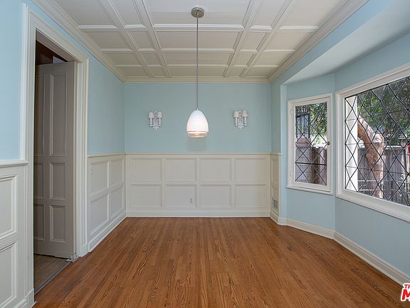 5th image of 9167 Phyllis St