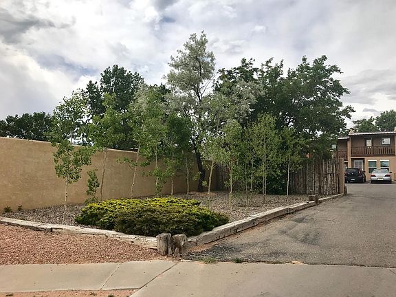 Front of Plaza Luisa Townhomes
