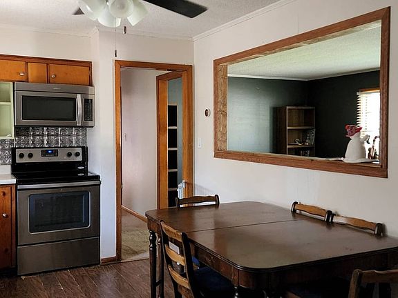 5th image of 304 Hillcrest St
