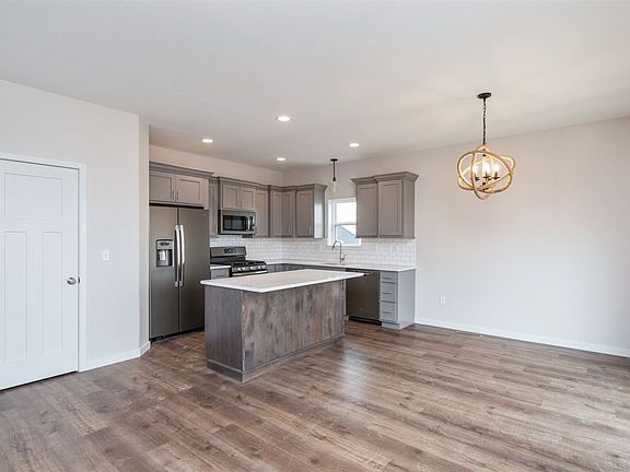 4th image of 1185 Leann Cir