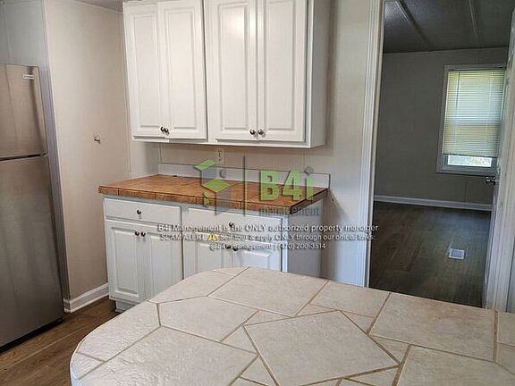 5th image of 165 Chapel Hill Cir
