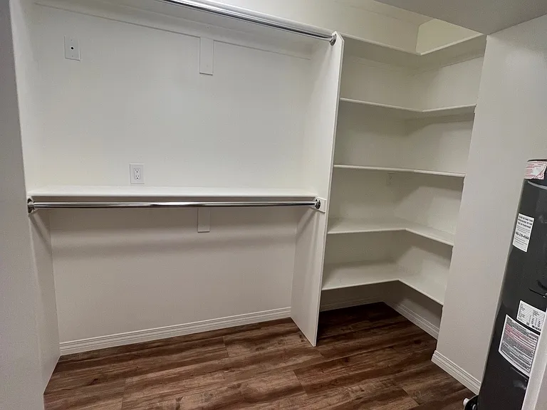 549 Lakeshore Blvd #17 — Photo 9