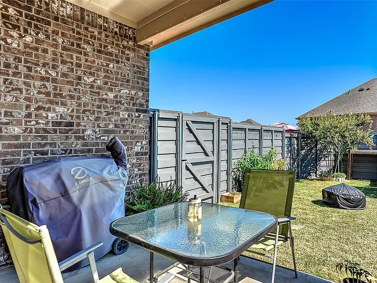 7205 Windy Meadow Dr — Photo 31