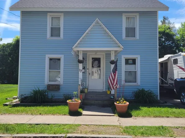 17 Auburn Place, Glens Falls, NY 12801