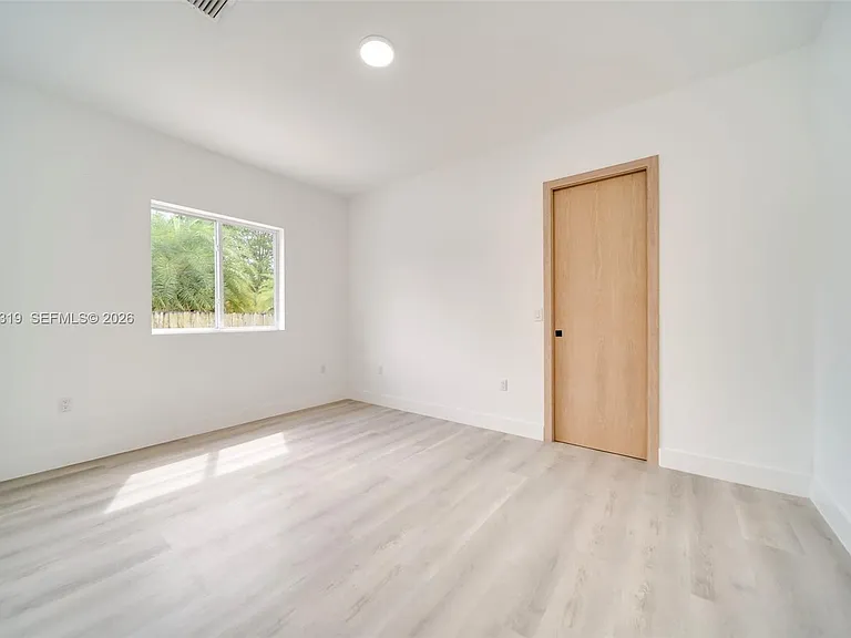 8990 N Miami Ave — Photo 35