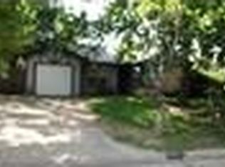1407 Colonnade Dr, Arlington, TX 76018