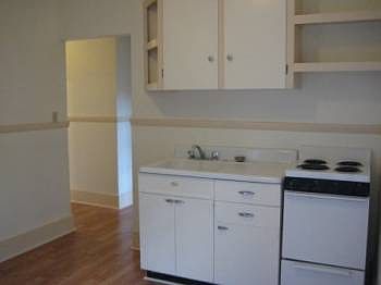 2nd image of 804 Congress St APT 10
