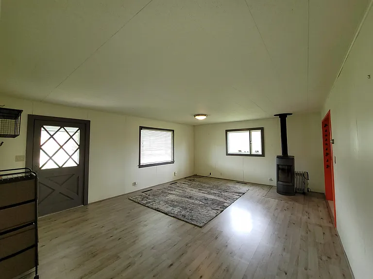 980 Wenzel Ln — Photo 8