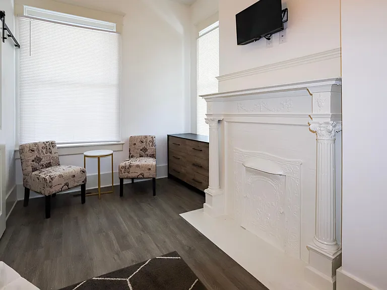 307 W 36th St #B — Photo 57