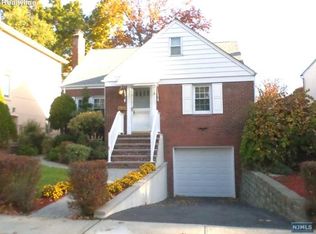 351 McLoud Dr, Fort Lee, NJ 07024