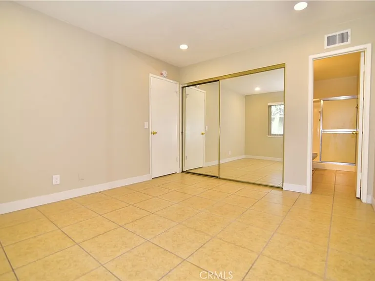 180 Southampton Way #32 — Photo 7