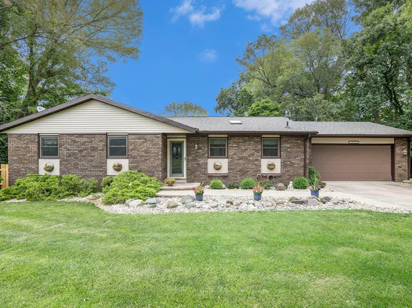 13427 Kingswood Dr, Delton, MI 49046