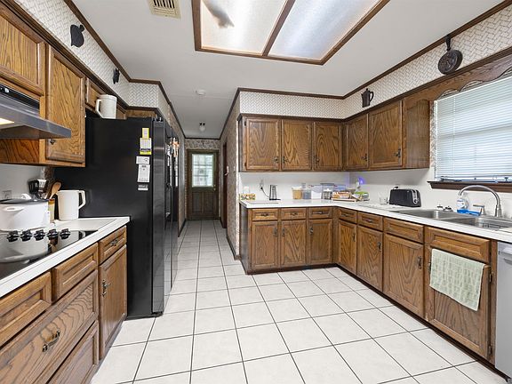 4th image of 1647 Tallwood Dr
